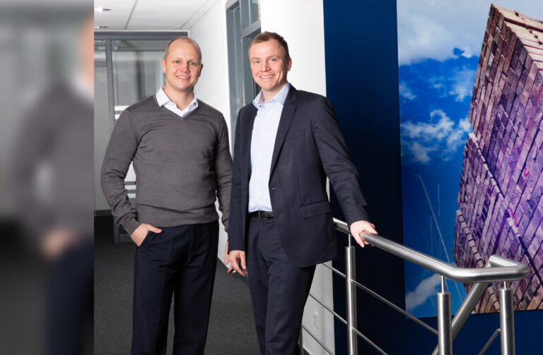 Thorben (li.) und Björn Scharnhorst – ­Familienunternehmer in fünfter ­Generation Foto: Exportverpackung Sehnde GmbH